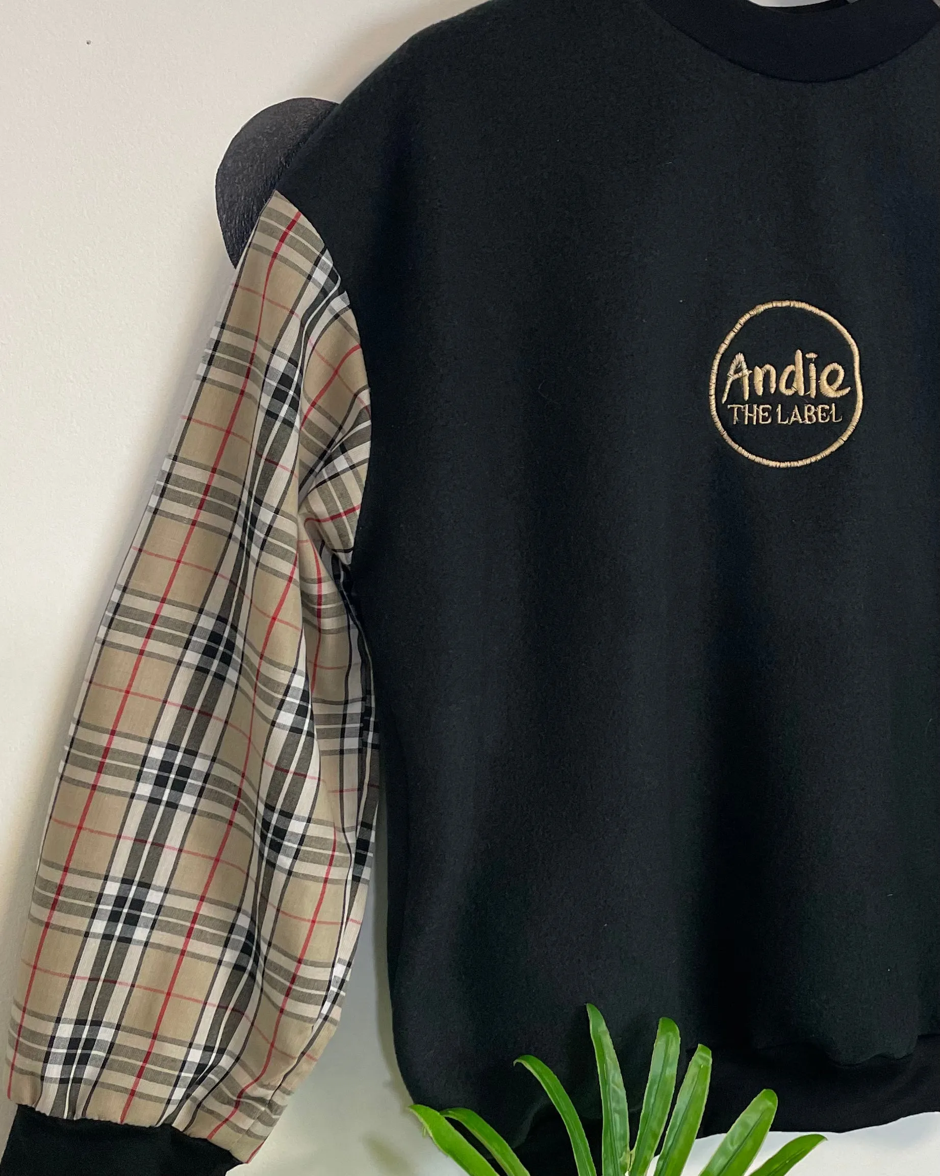 Black Fleece Jumper With Contrast Sleeves(3mnth - 14 yrs)